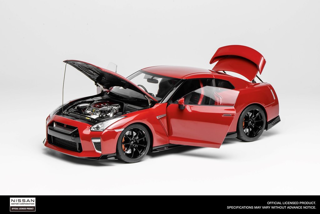 M83511 MOTORHELIX 1:18 Nissan GT-R (R35) Track Edition Engineered By NISMO 2020 Vibrant Red