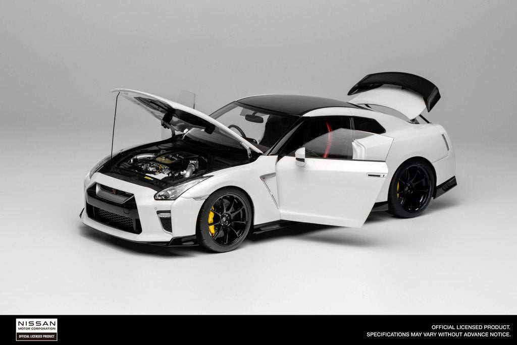 [ Pre-order ] M83518 MOTORHELIX 1:18 Nissan GT-R (R35) Track Edition Engineered By NISMO T-Spec 2022 Brilliant White Pearl