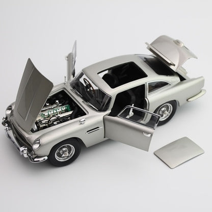 8251033 XiaoGuang MODEL 1:18 Aston Martin DB5 007 / Goldfinger Bond Car model car