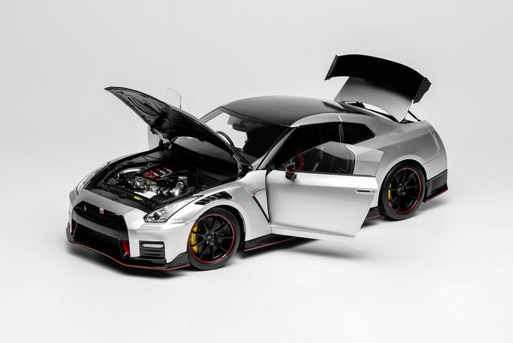 [ Pre-order ] M83528 Motor Helix 1:18 Scale Nissan GT-R NISMO (R35) Special Edition 2022 Ultimate Metal Silver