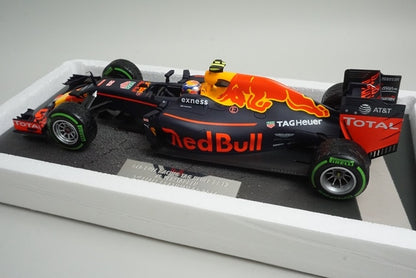 1:18 Minichamps 117161233 Red Bull Racing Tag Heuer RB12 Brazil 3rd 2016 #33 M. Verstappen