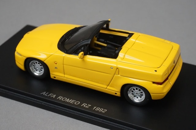 1:43 SPARK S0398 Alfa Romeo RZ 1992 model car