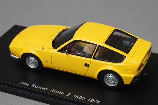 1:43 SPARK S0614 Alfa Romeo Junior Z 1600 1974 model car