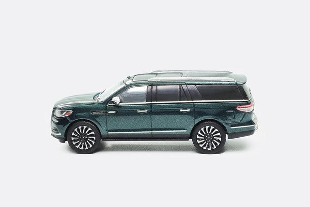 [ Pre-order ] KS-056-601 Shadow Pro 1:64 Lincoln Navigator Green (LHD)