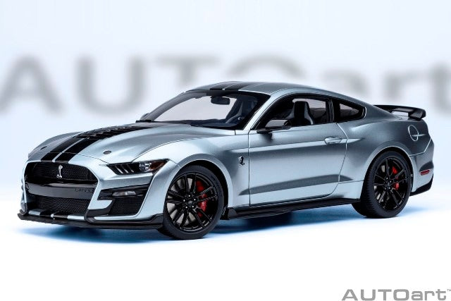 [ Pre-order ] 73096 AUTOart 1:18 Ford Mustang Shelby GT500 (Silver with Black Stripes)