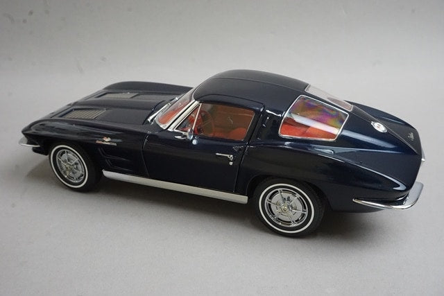 1:18 AUTOart 71181 Chevrolet Corvette Coupe 1963 Daytona Blue