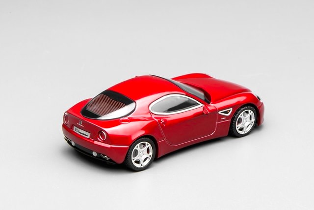 [ Pre-order ] M69051 MOTORHELIX 1:64 Alfa Romeo 8C Competizione 2008 Rosso Alfa