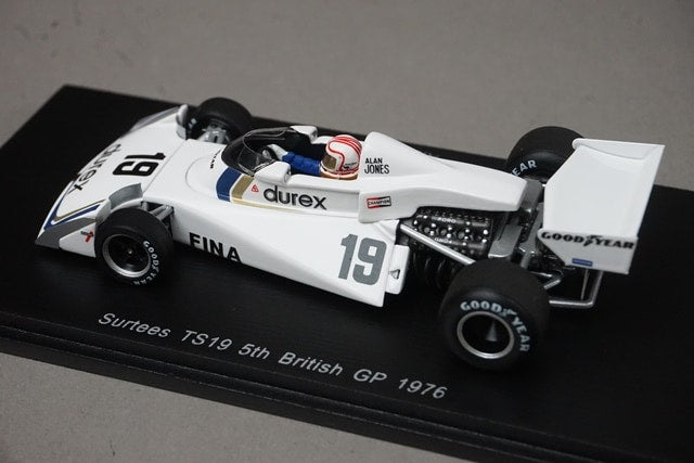 1:43 SPARK S4006 Surtees TS19 British GP 5th 1976 #19 A. Jones model car