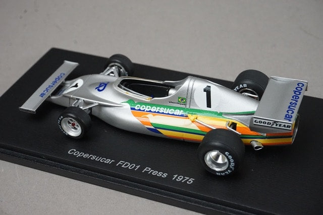 1:43 SPARK S3933 Copascar FD01 Press 1975 #1 model car