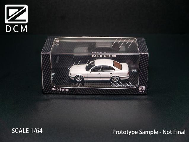 [ Pre-order ] DCM 1:64 BMW E34 5 Series White Lowdown