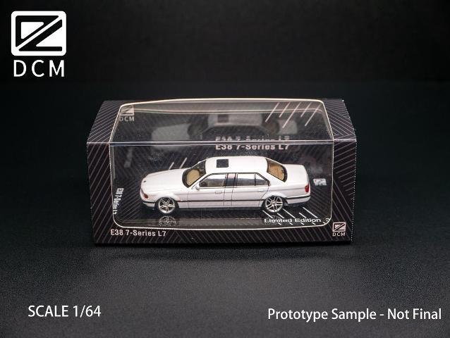 [ Pre-order ] DCM 1:64 BMW E38 L7 7 Series White Lowered