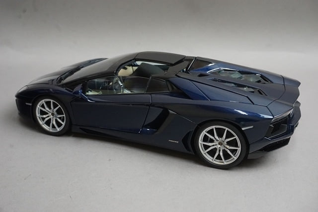 1:18 AUTOart 74698 Lamborghini Aventador LP700-4 Roadster Metallic Dark Blue model car