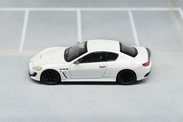 [ Pre-order ] LL-008-319 Shadow 1:64 Maserati GT White(LHD)