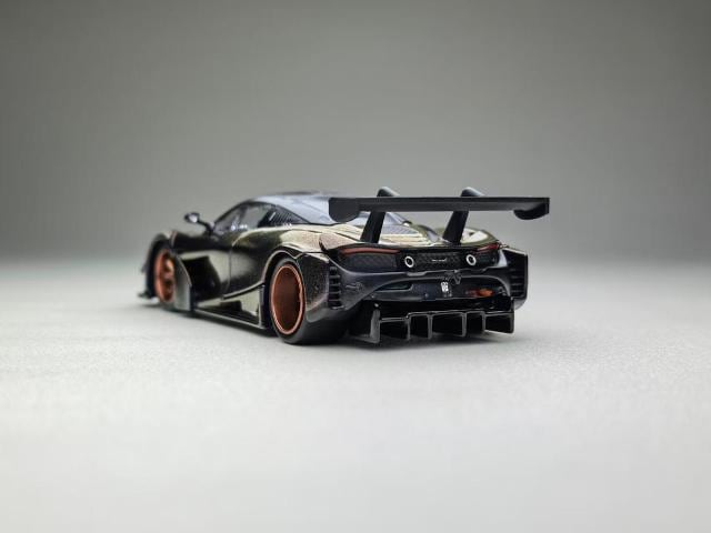 [ Pre-order ] FG 1:64 Mclaren 750S Matt Black With Tail Wing