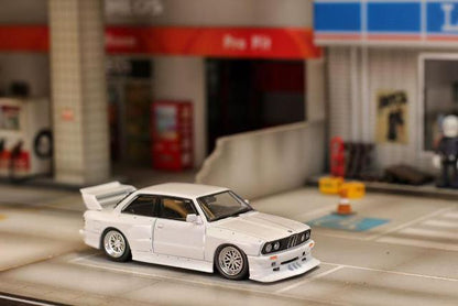 [ Pre-order ] SW Street Weapon 1:64 BMW E30 M3 LTO Modified White
