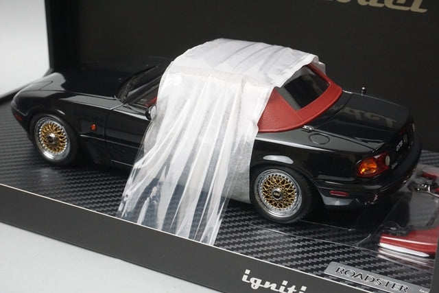 1:18 ignition model IG3197 Eunos Roadster (NA) Black