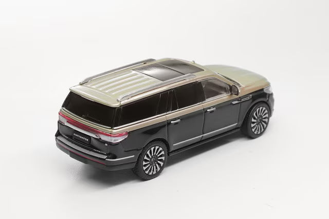[ Pre-order ] KS-056-604 Shadow Pro 1:64 Lincoln Navigator Gold Black (LHD)