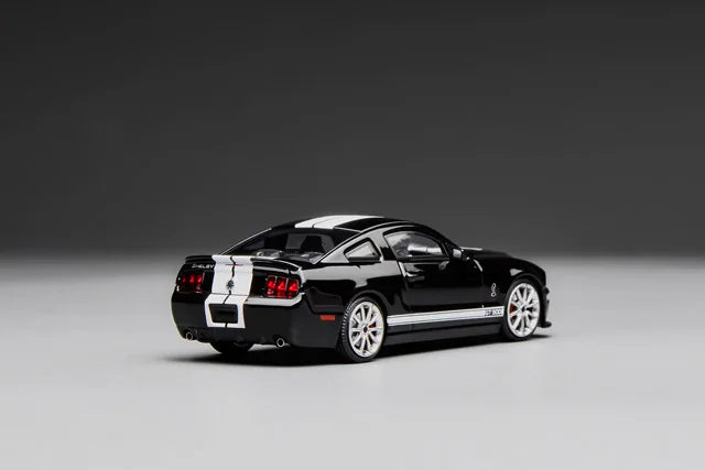 GL-1251005B MOTORHELIX 1:64 Ford Mustang Shelby GT500 2007 Ebony Black White Double Stripes
