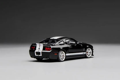 GL-1251005B MOTORHELIX 1:64 Ford Mustang Shelby GT500 2007 Ebony Black White Double Stripes