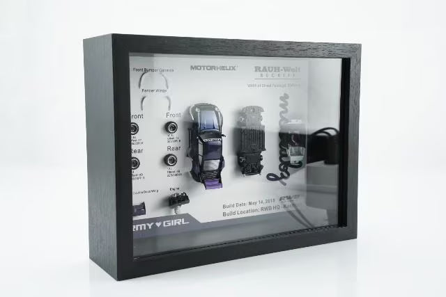 [ Pre-order ] M90801 MOTORHELIX 1:64 RWB 993 Army Girl Model Build Display Frame