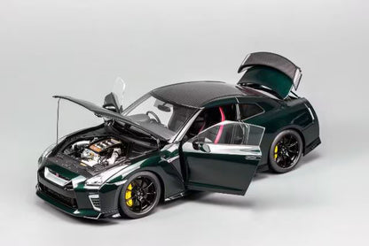 M83516 MOTORHELIX 1:18 Nissan GT-R (R35) Track Edition Engineered by NISMO T-Spec 2022 Midnight Purple