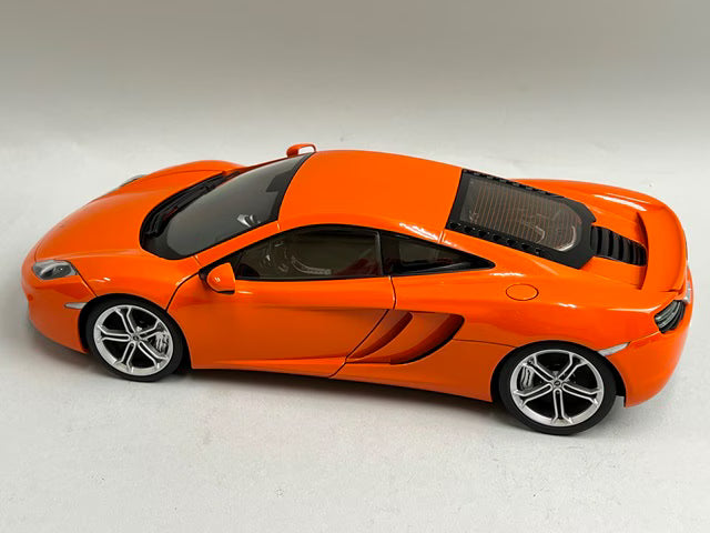 1:18 AUTOart 76006 McLaren 12C Orange