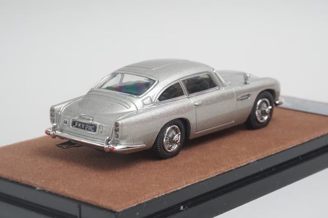 6250941S XiaoGuang MODEL 1:64 Aston Martin DB5 (007 version) Silver