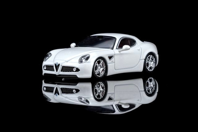 [ Pre-order ] M69052 MOTORHELIX 1:64 Alfa Romeo 8C Competizione 2008 Bianco Polare White