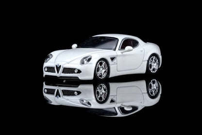 [ Pre-order ] M69052 MOTORHELIX 1:64 Alfa Romeo 8C Competizione 2008 Bianco Polare White