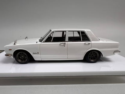 1:43 Make Up/Vision VM241C Nissan Skyline 2000GT-R (PGC10) 1969 White