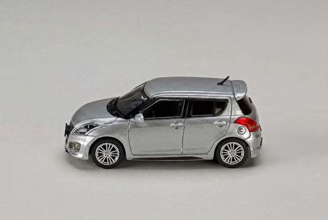 [ Pre-order ] HJ642082S Hobby Japan 1:64 Suzuki Swift Sport (ZC32S) with Genuine Options - Platinum Silver Metallic