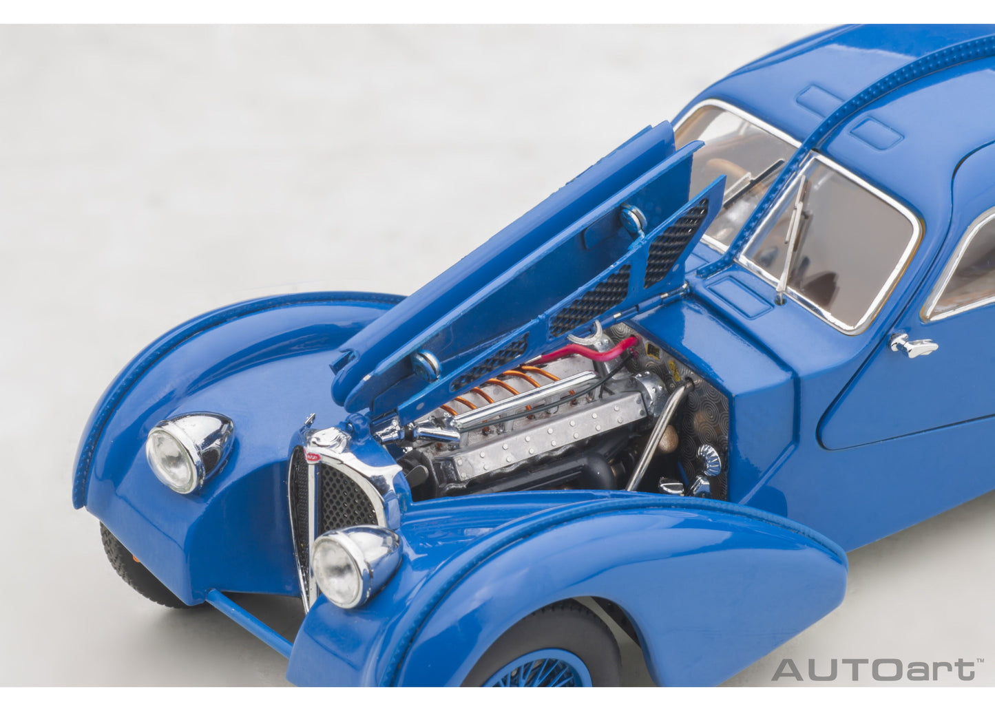 [Back-order] AUTOart 50947 1:43 Bugatti Type 57SC Atlantic 1938 (Blue/Wire Spoke Wheels)