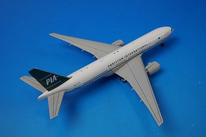 1:400 B777-200ER PIA Pakistan Retro Paint AP-BMG XX4308 JC Wings airplane model
