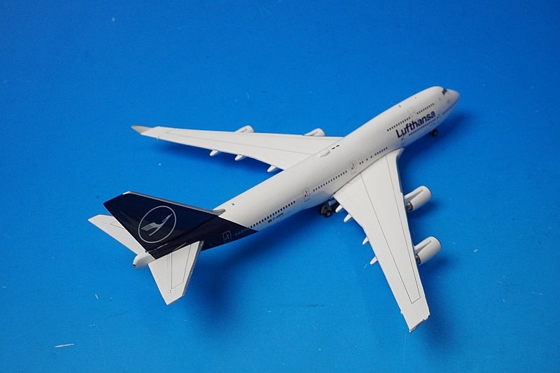1:400 B747-400 Lufthansa D-ABVM GJDLH1826 Gemini airplane model