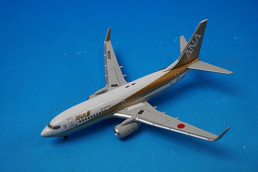 1:400 B737-700 ANA Gold Jet JA01AN NH40029 ANA