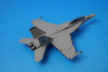 1:200 F/A-18F USN VFA-154 Black Knights NG101 6146 Hogan airplane model