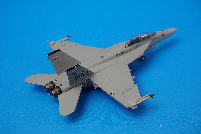 1:200 F/A-18F USN VFA-154 Black Knights NG101 6146 Hogan airplane model