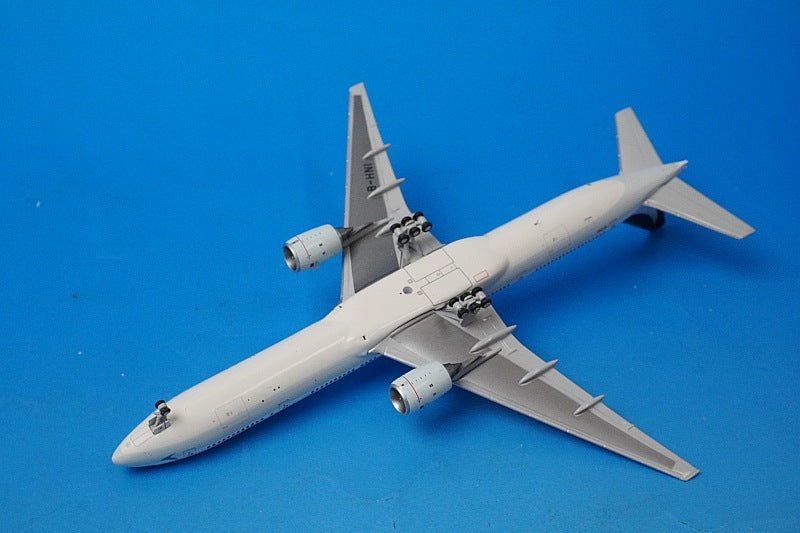 1:400 B777-300 Cathay Pacific B-HNI XX4092 JC Wings airplane model