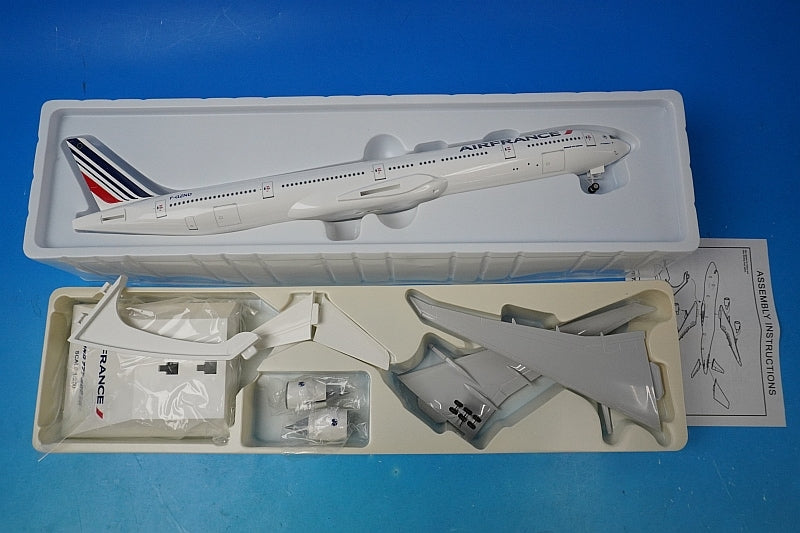 1:200 B777-300ER Air France F-GZND SKR653 SKYMARKS airplane model
