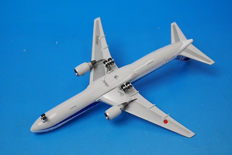1:400 B767-300 ANA Ryomaden JA8322 10373 Phoenix airplane model