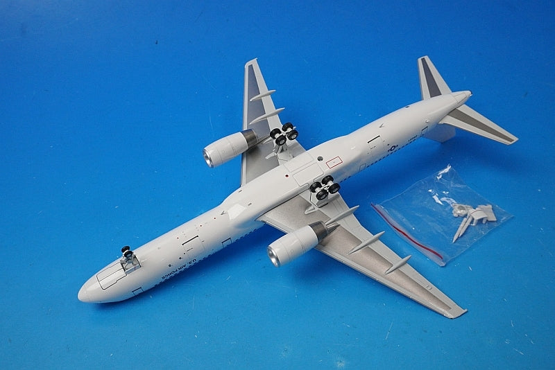 1:200 C-32B B757-200 USAF 02-5001 IFC32USAF02 INFLIGHT