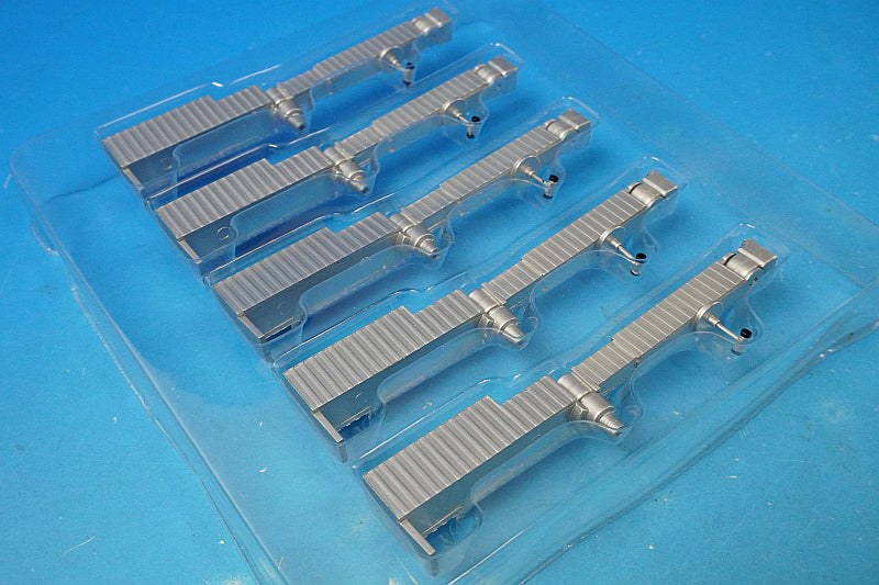 1:500 Airport Diorama Accessory No. 5 Single Boarding Bridge 5-piece set 519694 Herpa airplane model