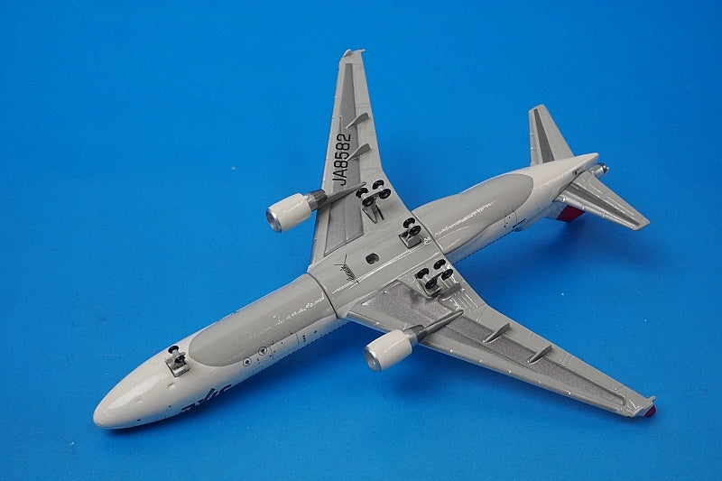 1:400 MD-11 JAL Arc Paint JA8582 10053 Phoenix airplane model
