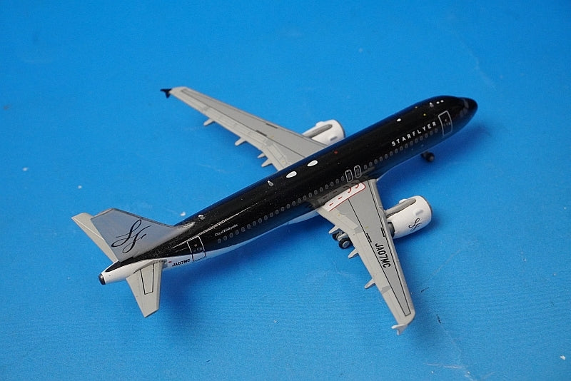 1:400 A320-200 Starflyer JA07MC SFJ4001 Gemini airplane model