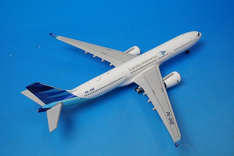 1:400 A330-900 Garuda Indonesia PK-GHE GJGIA1911 Gemini airplane model