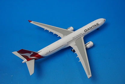 1:400 A330-300 Qantas New Paint VH-QPJ 04115 Phoenix airplane model