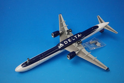 1:200 B757-300 DELTA Air Lines N585NW G2DAL712 Gemini airplane model