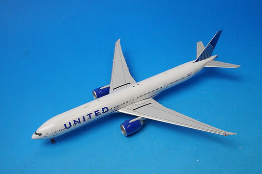 1:400 B777-300ER United N2352U 73008 NG Model airplane model