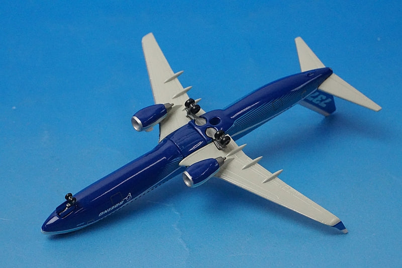 1:400 B737-900 Boeing House Color 55855 Dragon