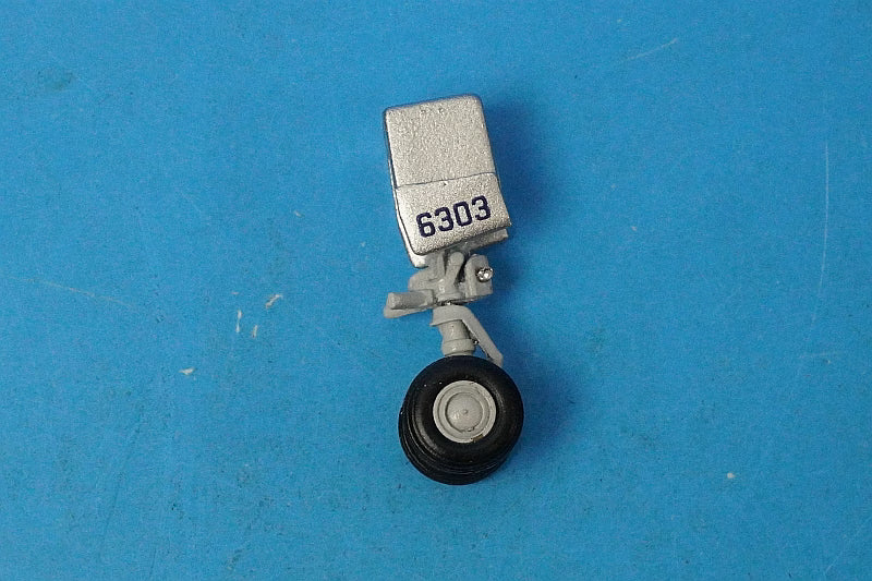 1:200 B747-400 Nose Gear (for Parts) Gemini airplane model